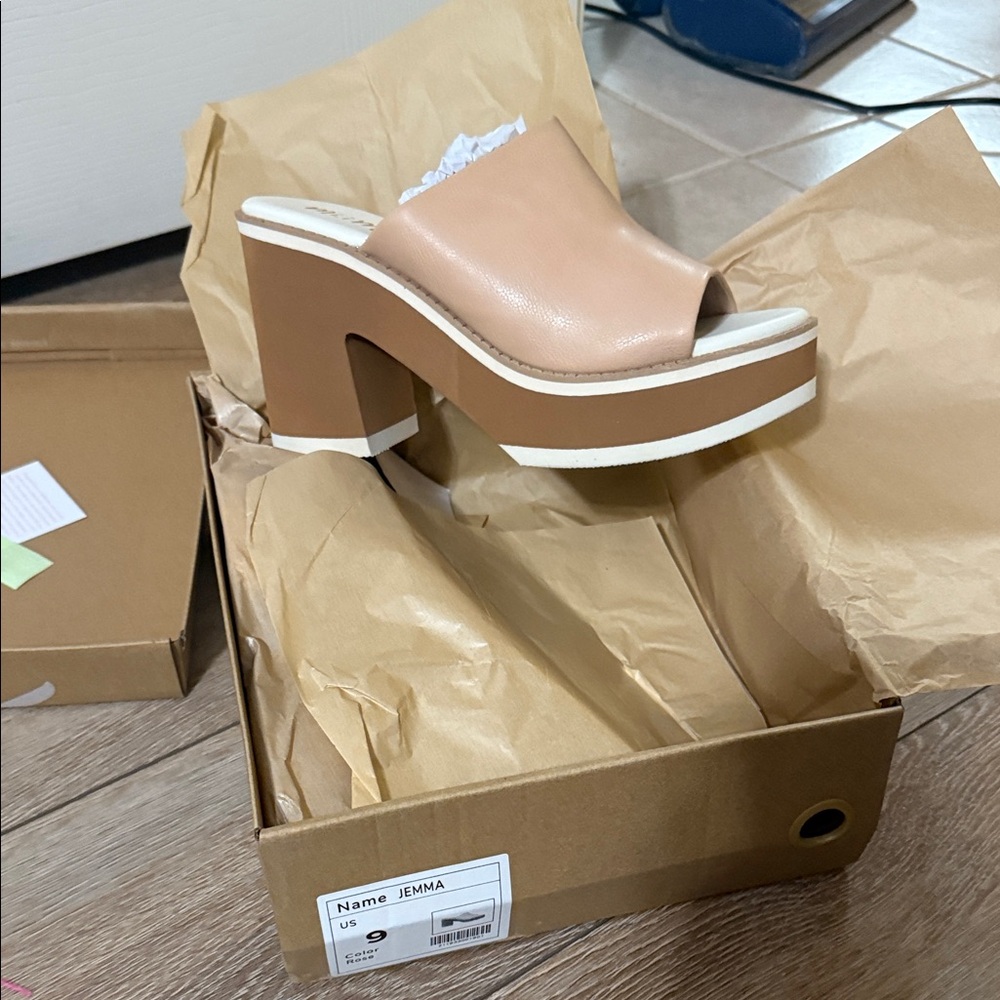 Miim Women's Tan Platform Mules